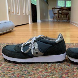 Gently used Saucony XT 600 sneakers